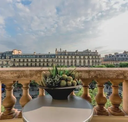 Vip Elysees Rent Appartamento